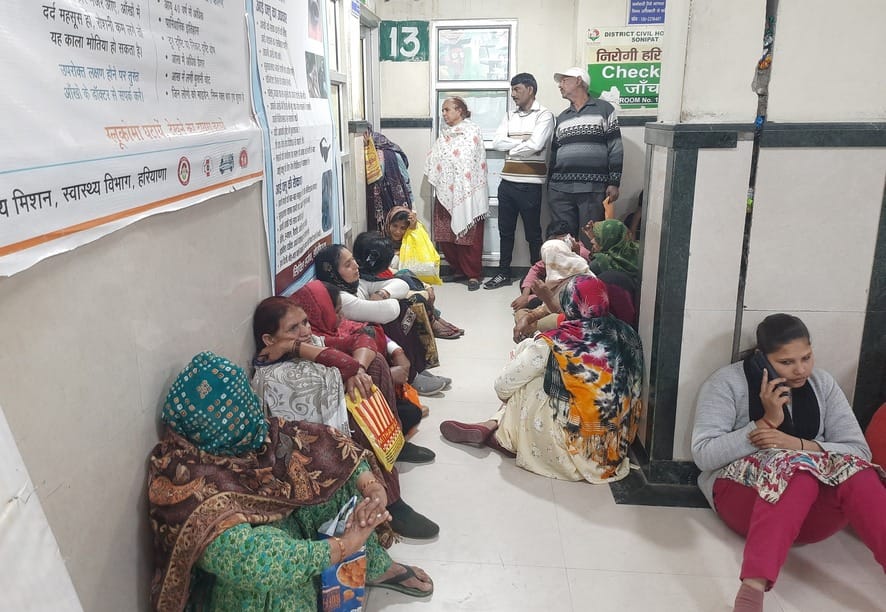 OPD operated with the help of one eye doctor out of four, patients kept waiting sitting on the floor