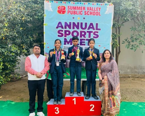 Children showed their strength in the annual sports festival.