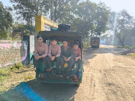 The last school on the border of Haryana, children do not go here to Delhi to study.