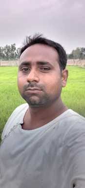 A young man sitting on a moped was crushed by a speeding car, died