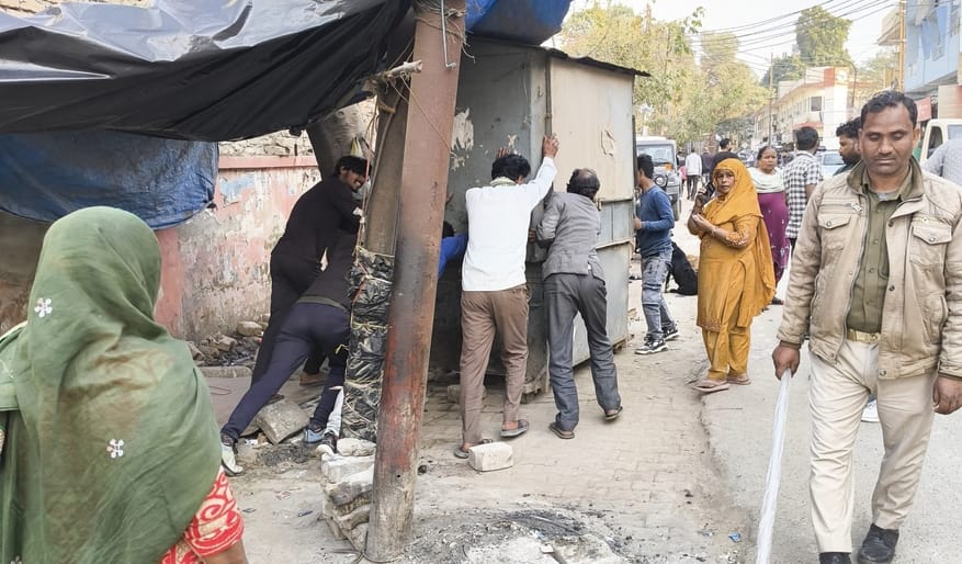 The municipality removed encroachment on the hospital road