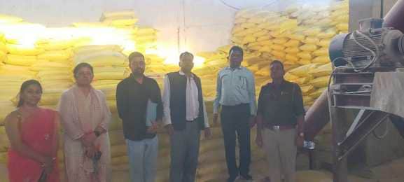 चित्तौड़गढ़  के निकट ओछड़ी में पकड़ाया यूरिया खाद का अवैध भंडारण