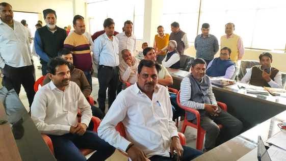 On March 2, 6331 voters will elect chairman and ward councilors.