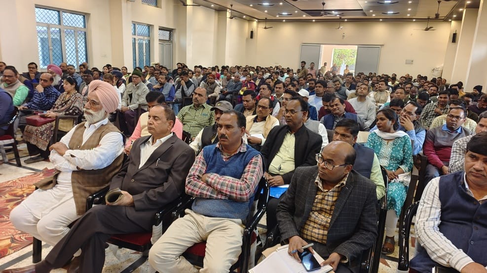 No candidate will be allowed to carry a mobile phone