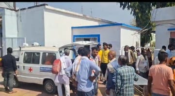 Damoh News: Bike rider dies after being hit by an unknown vehicle