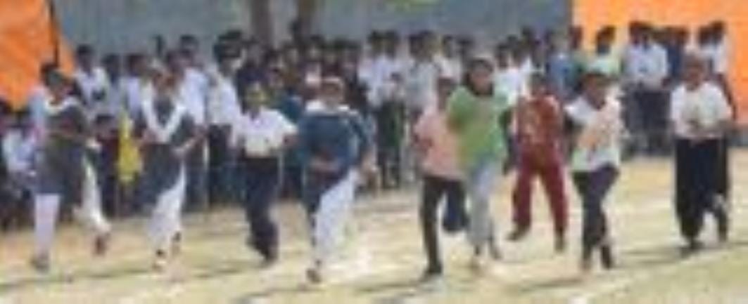 Atul and Priya won in 800 meter race in Government Polytechnic Lucknow.