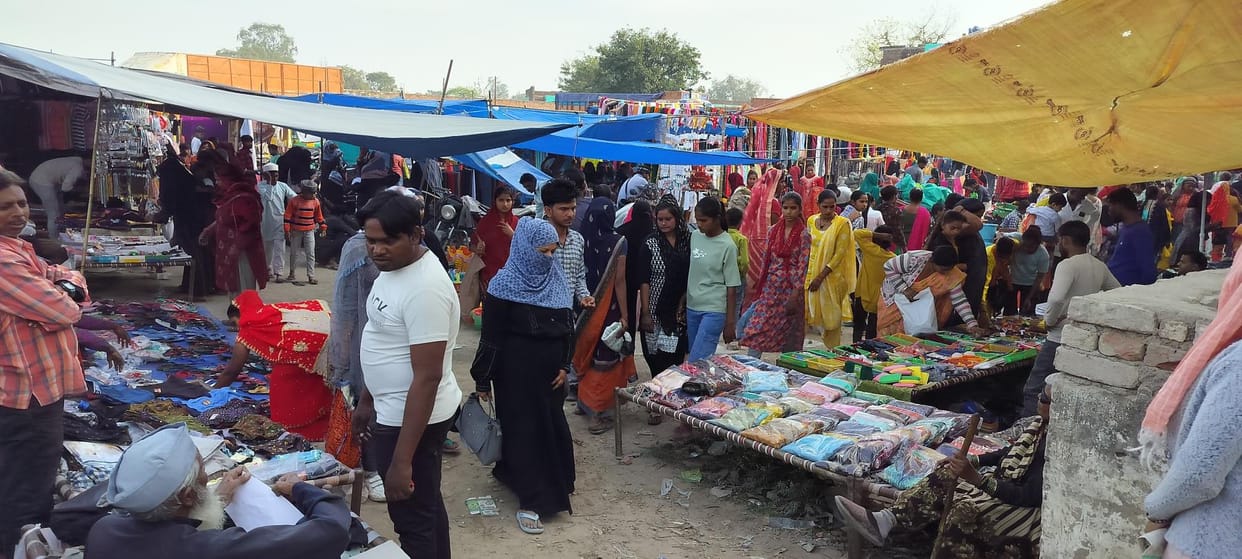 Due to less winter, crowd gathered in Mercury market, lots of shopping