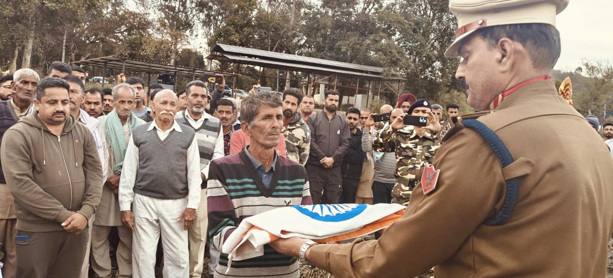 Last farewell given to the soldier with military honors