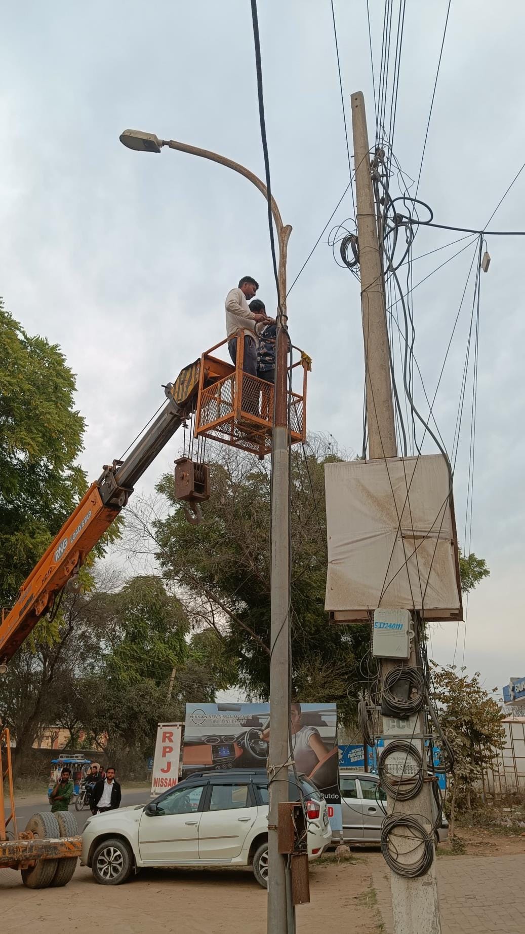 Sirsa Road of the city will be illuminated after five years, 50 street lights will be installed