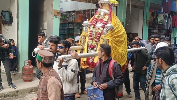 Devotees welcomed deity Khudijal in Thunag