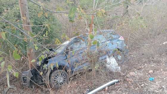 दुर्घटनाग्रस्त कार।