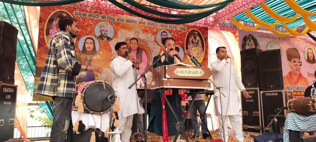 Ve Manmonea Balak Natha Kadon Bulavenga... Devotees rejoiced on the bhajan