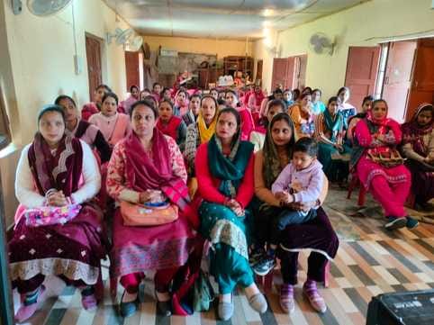 Training workshop started under the first teacher mother program in the district