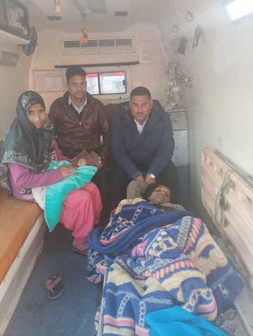 Pregnant woman gives birth to child in ambulance four km away from home