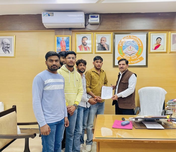 ABVP presented students' demands to Registrar