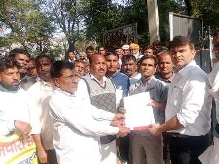 Rural sanitation workers demand salary increase