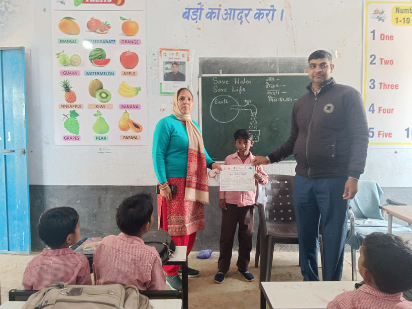 Aashi tops in painting competition