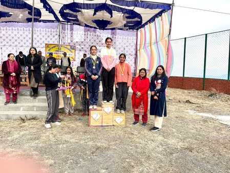 Rohit and Sakshi selected as best athletes in Haripurdhar College