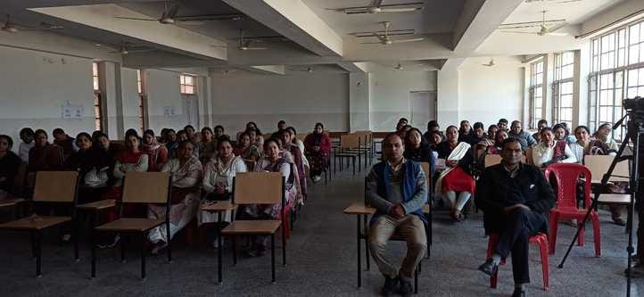 Teachers informed about construction of STEM lab in school