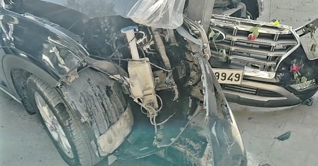 Car collides with a pillar, everyone was going to a wedding ceremony