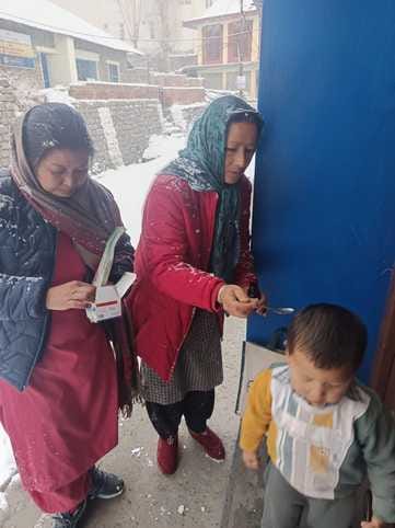 Doses given door to door in snowfall, minus 10 degrees