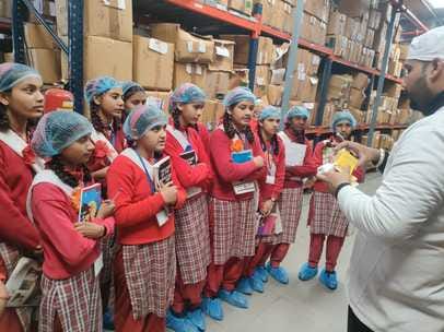 Moginand students visited the pharmaceutical industry