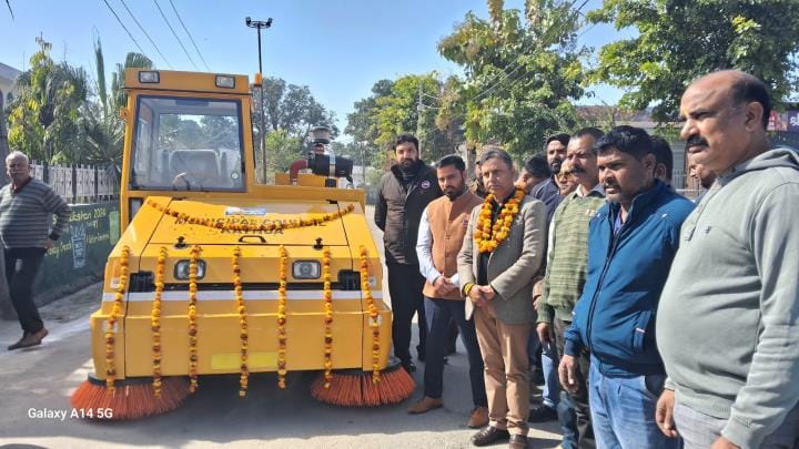 Cleaness work Start With Road Sweeping Machine