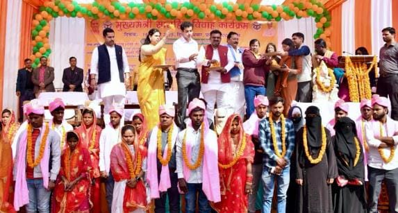 280 couples got married in mass marriage