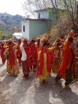Women took out Kalash Yatra in Godadiya Siddha Temple