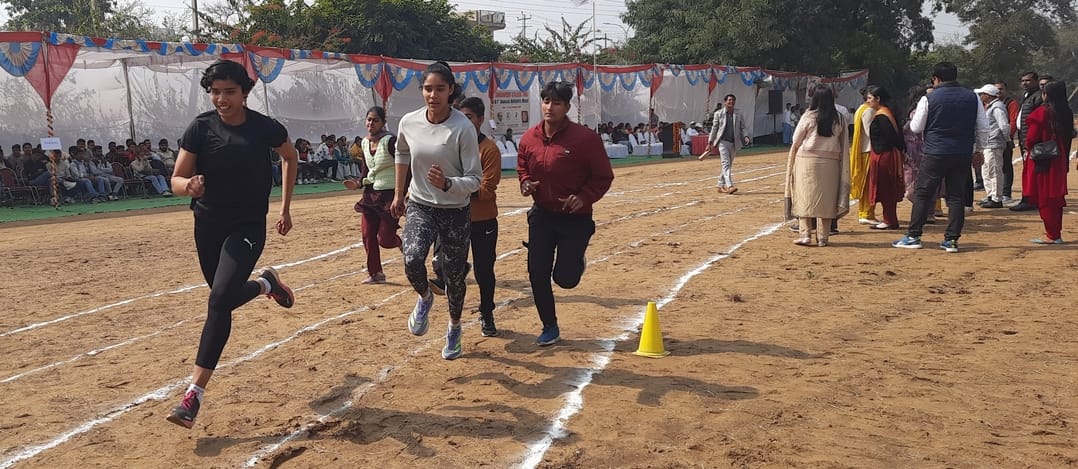 Ajay became Vijay in 800 meter race