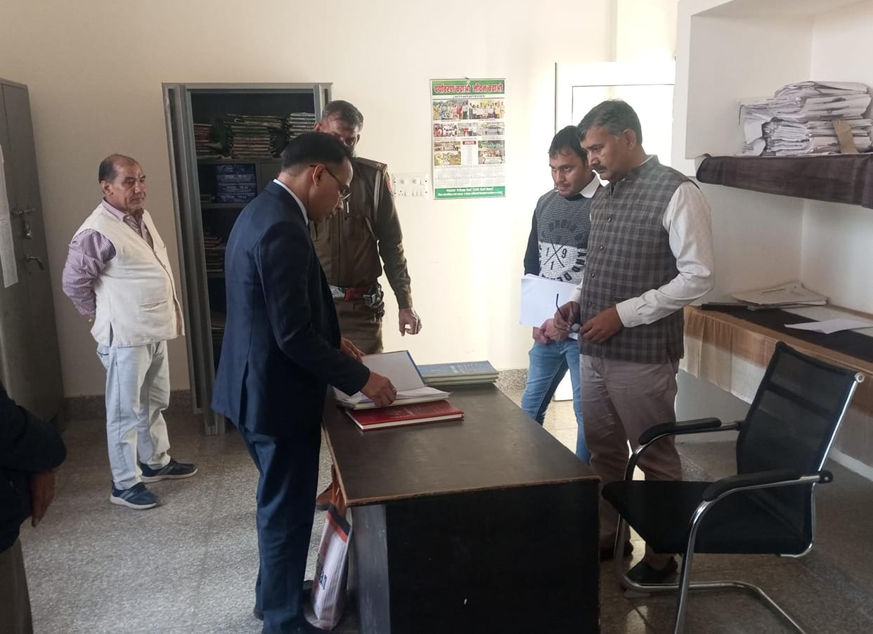 SDM of Badhra inspected BDPO office and Saral Kendra