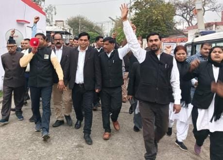 Advocates roar against shifting of district headquarters to Sambhal