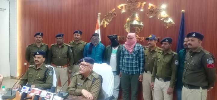 Policemen caught smuggling ganja in Shivpuri