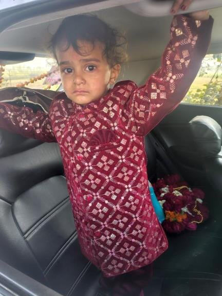 Closed car, drunk father and crying child