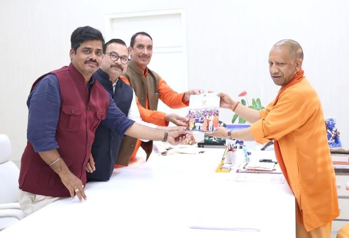 Bhojpuri community delegation met the Chief Minister and expressed gratitude