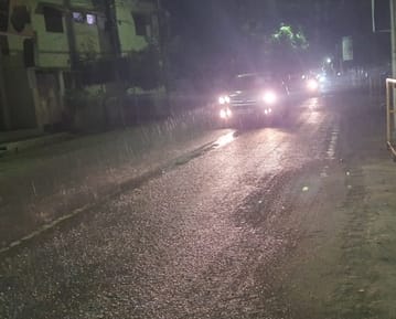 The maximum temperature dropped by 7 degrees Celsius due to the rain