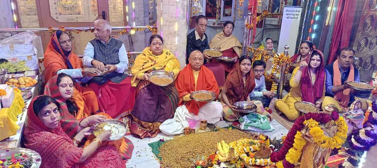 Worship done with one lakh raisins in Rajarajeshwari temple