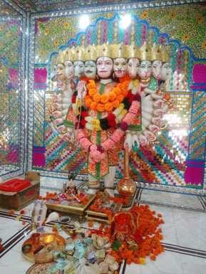 murti sathapna divas in hanumaan mandir