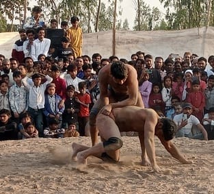 Javed Ghani wrestler from Jammu defeated Katappa wrestler from Karnataka