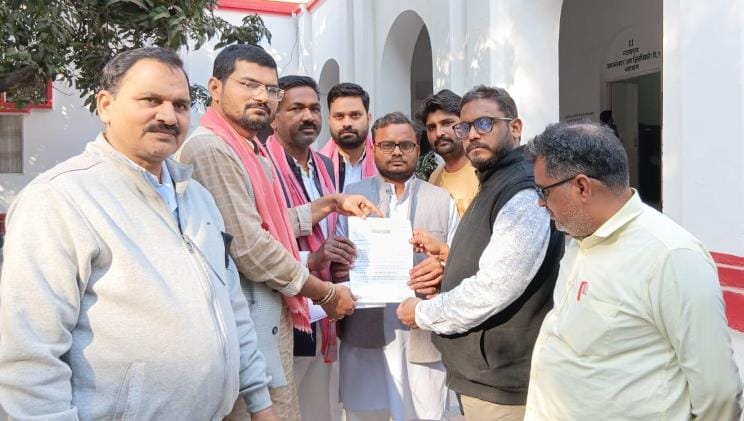 SPs protested against youth's suicide