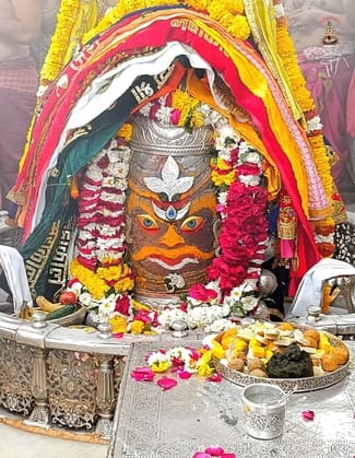 Ujjain Mahakal: Baba Mahakal is decorated with Bel leaves during Bhasma Aarti