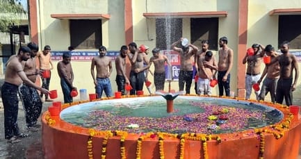 The holy water of Triveni Sangam was brought to Bijnor jail