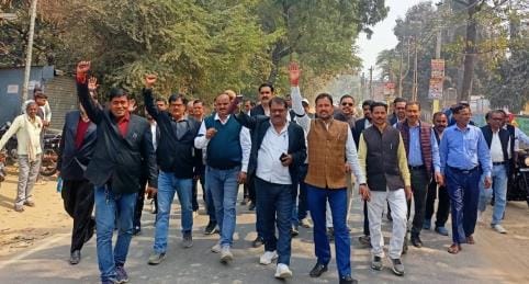 Boil over Advocate Amendment Bill, Subhash Chowk road from court remained jammed for one hour