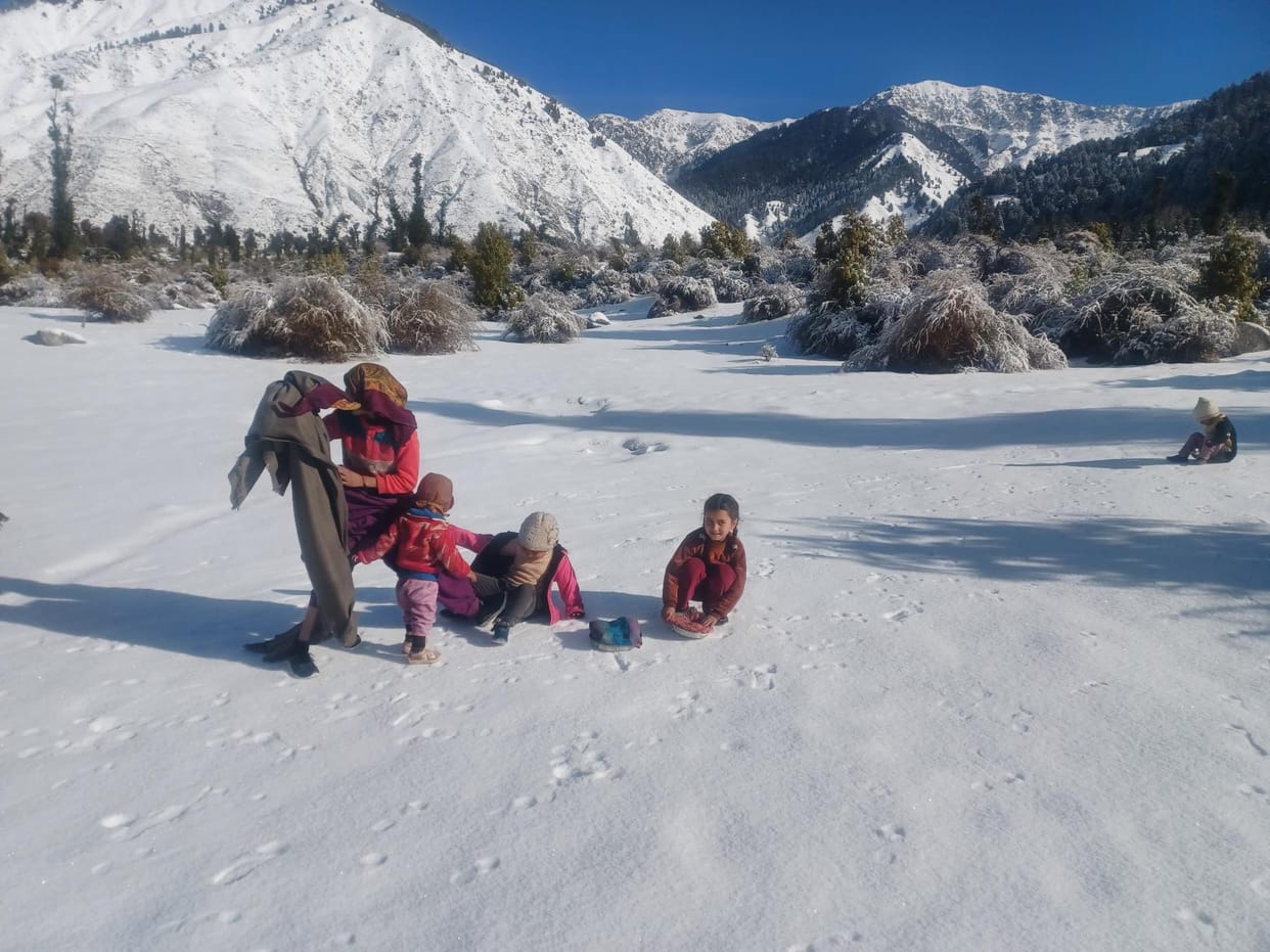 Snowfall in Bani