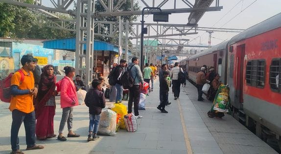 Jhelum and Netaji Express cancelled, crowd of passengers increasing in other trains