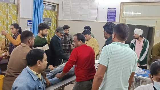 Damoh News: Bike rider dies after colliding with a tractor-trolley parked on the road