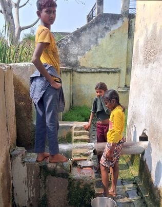 The tank is eight hundred meters away, yet no water pipeline has been laid in the locality.