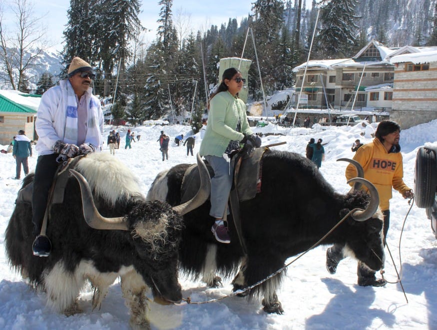 Road restoredRoad restored till Losar, Darcha and Kadunaala till Losar, Darcha and Kadunaala