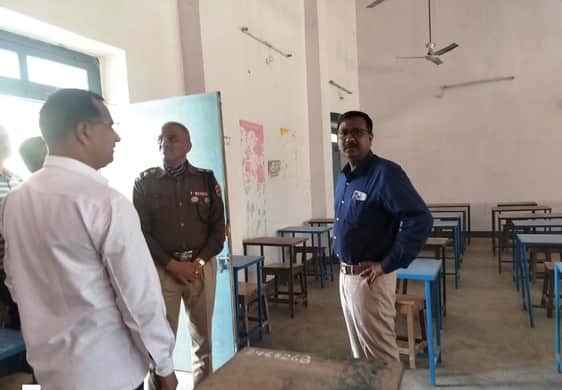 निरीक्षण करते कलेक्टर और जिला पुलिस अधीक्षक