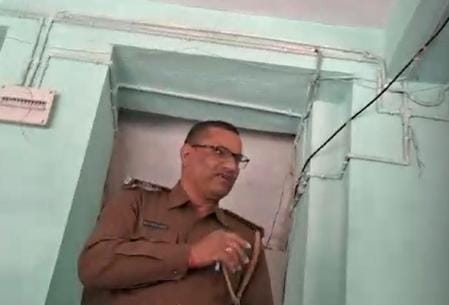 Motihari Bihar News Sub Inspector Taking Bribe In Motihari